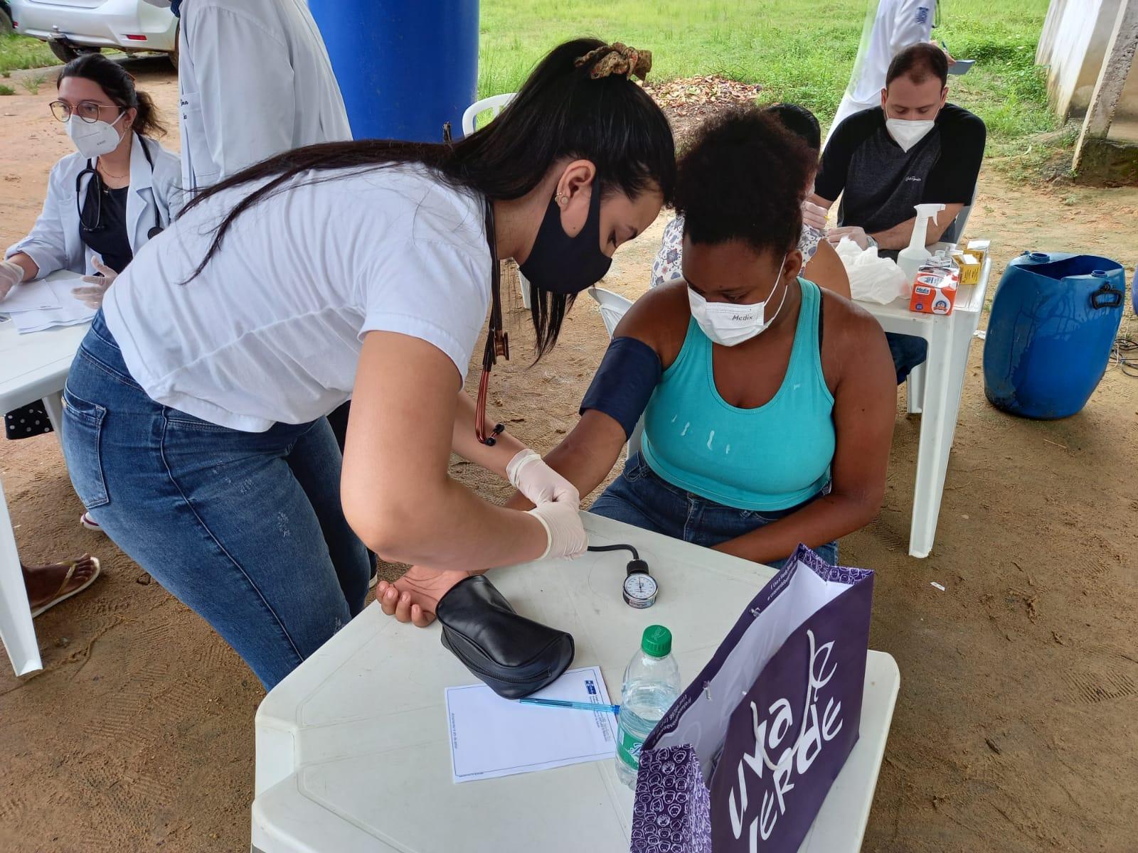 Ação Social da FAMESC reúne famílias na Fazenda Providência